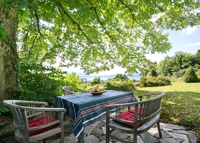 Hoyerberg - Besondere Villen-wohnung Mit Garten Und Ausblick *