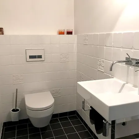 Hoyerberg - Besondere Villen-wohnung Mit Garten Und Ausblick *